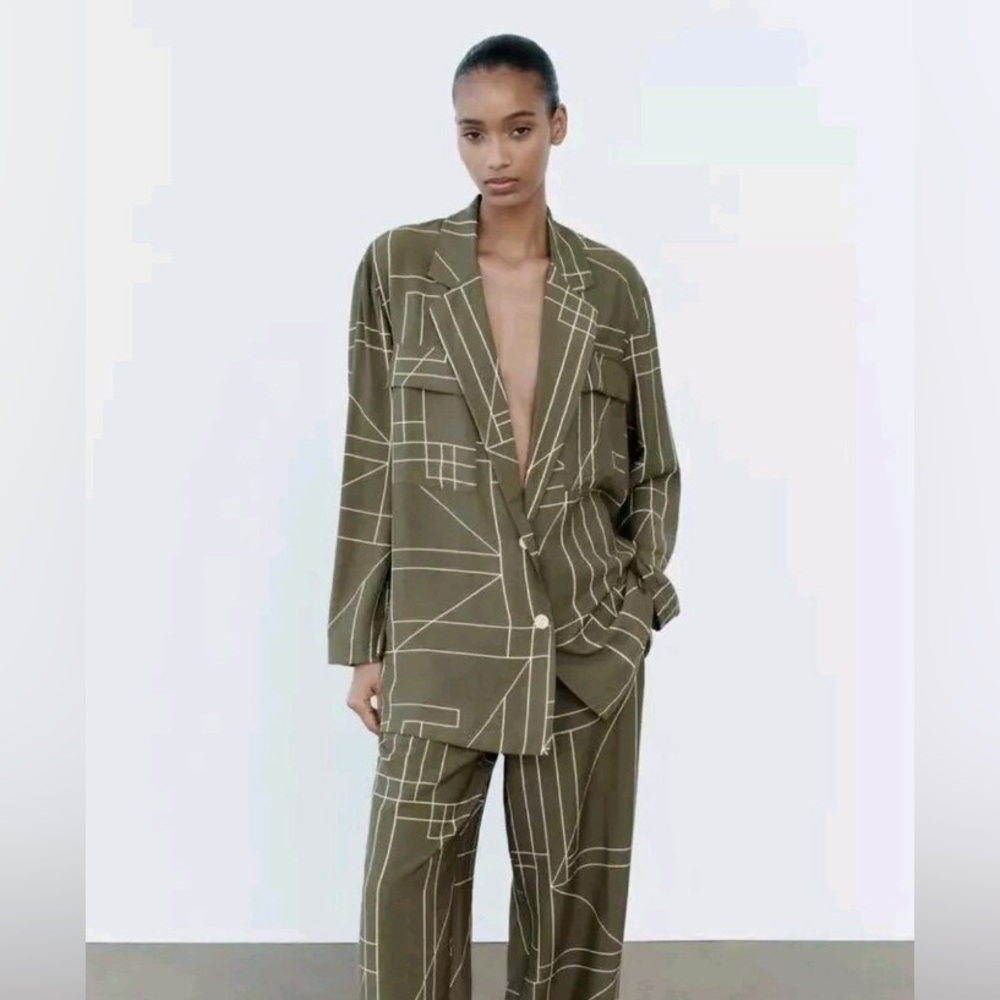 NEW WITH TAGS. ZARA Khaki Green Geometric Blazer - Size S